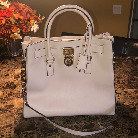 Michael Kors Handbags - Weekend SALE🌺MK “Hamilton” Tote